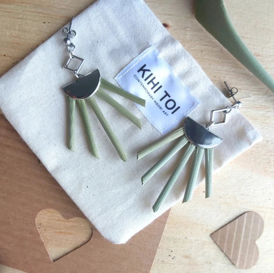 Jewellery & Pins
