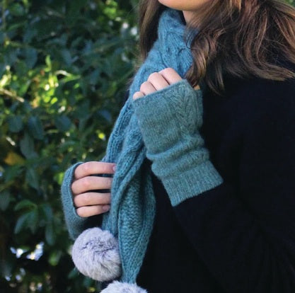 Lothlorian Cable Mitten