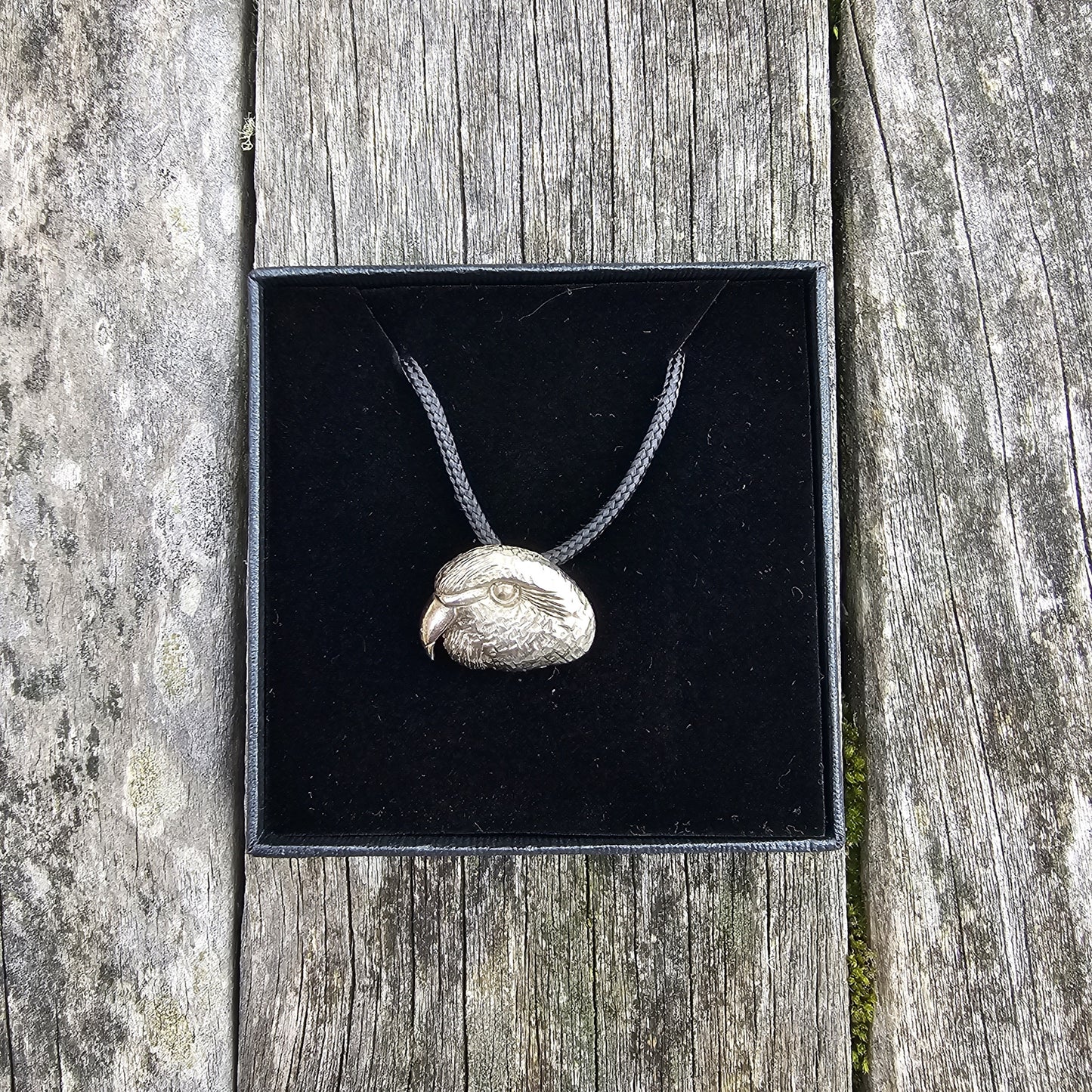 Bronze Necklace - Kākāriki