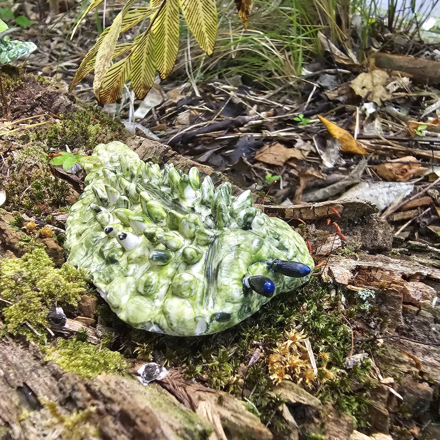 Ceramic Putoko Ropiropi  / Gherkin Slug