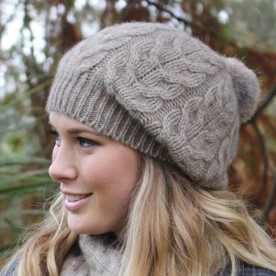 Lothlorian Cable Relaxed Hat w Fur Pompom
